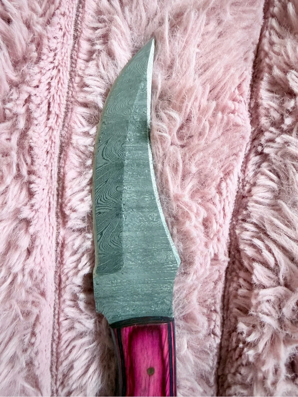 Damascus steel skinner